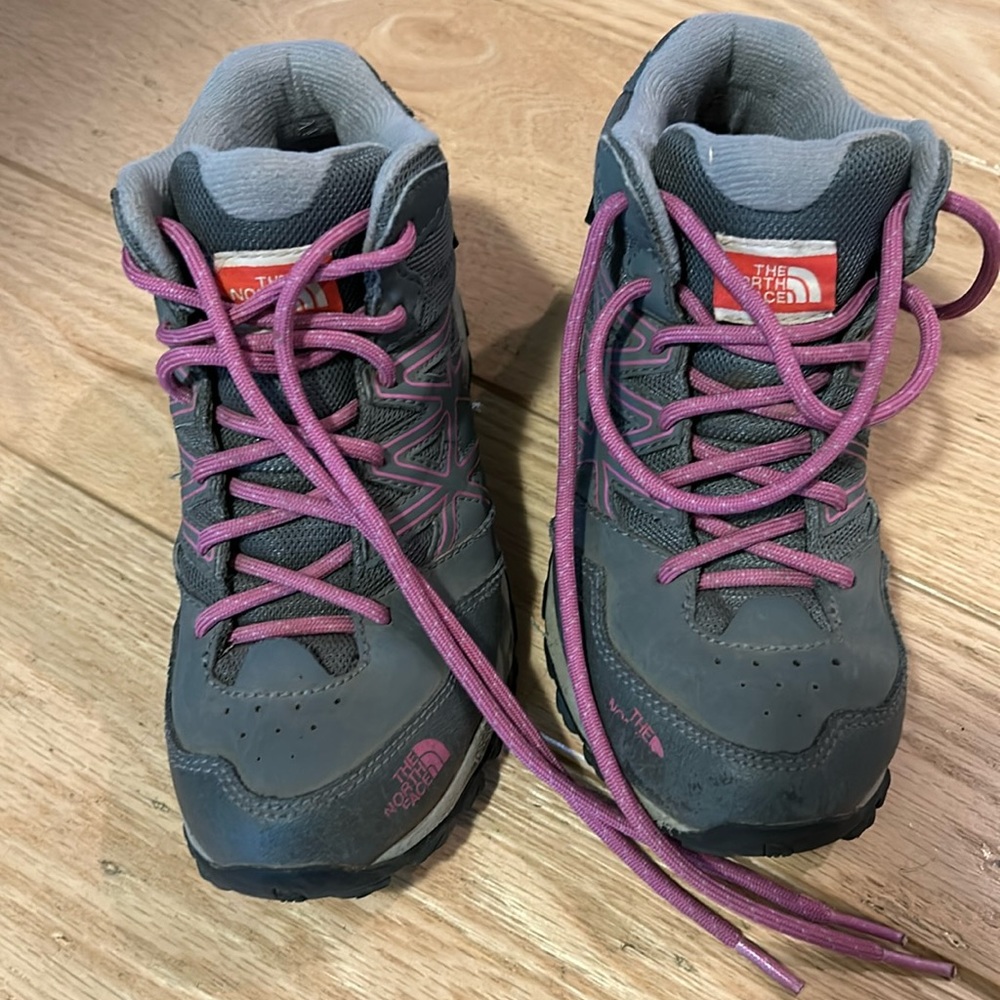 Girls hiking boots